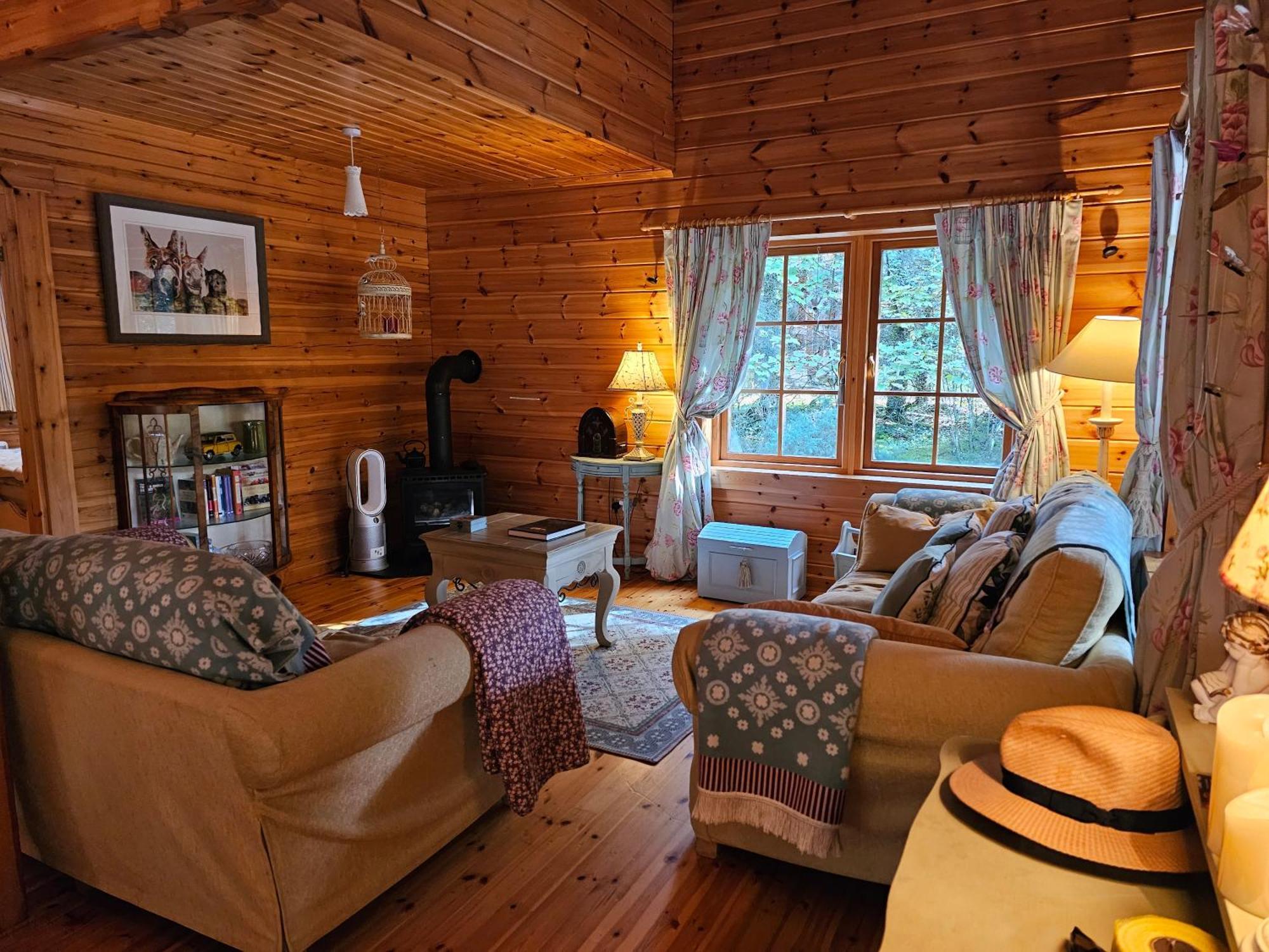 Forest Lodge Log Cabin - Ireland 밸리코넬 외부 사진