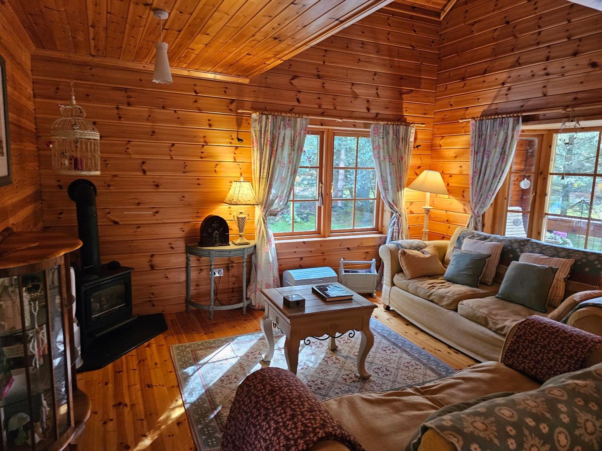 Forest Lodge Log Cabin - Ireland 밸리코넬 외부 사진